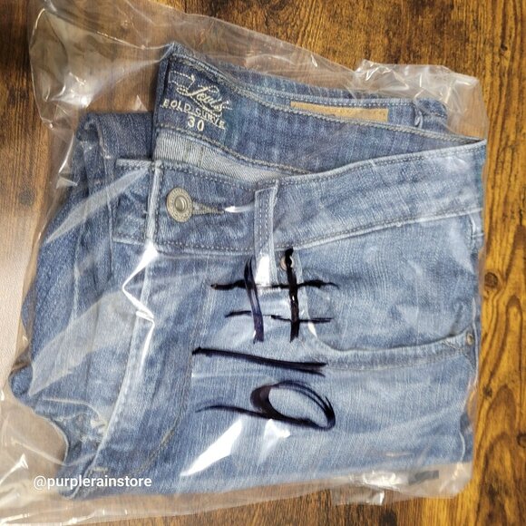 Vtg Levi's Jeans 10 Bold Curve Capri Mid Rise Medium Light Wash Stretch Denim - Picture 12 of 12